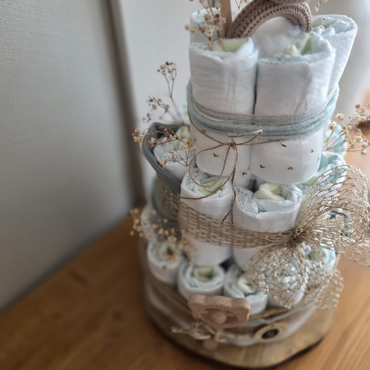 Windeltorte "Wood Love" - unpersonalisiert auf einer Baumscheibe